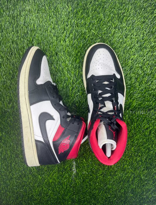 Nike Air Jordan 1 Mid Wmns Дамски Маратонки