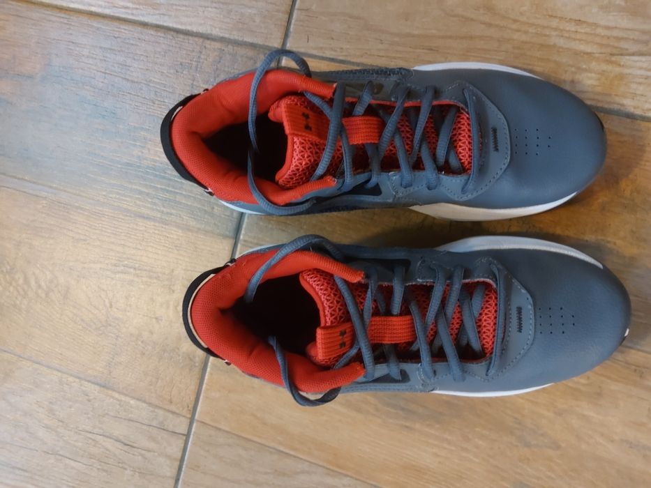 Under armour обувки