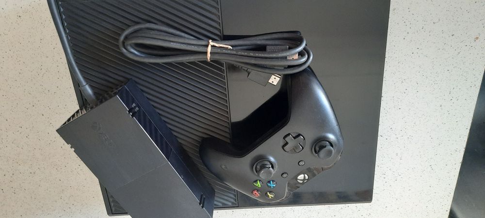 Citiți anutul vand  xbox one fat