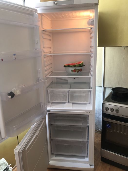 Холодильник Indesit в отл сост