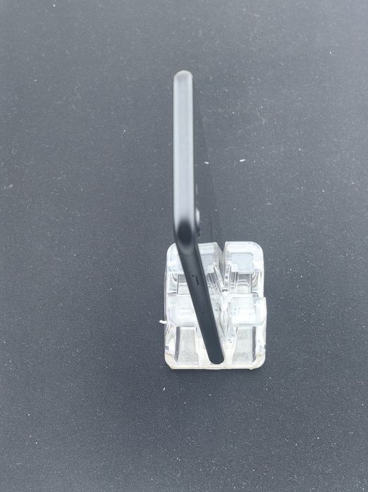 Apple iPhone SE 2 2020 64 GB ID-six637