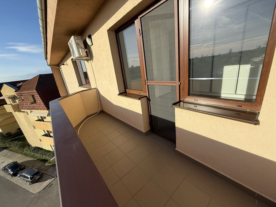 Apartament 3 camere cu loc de parcare