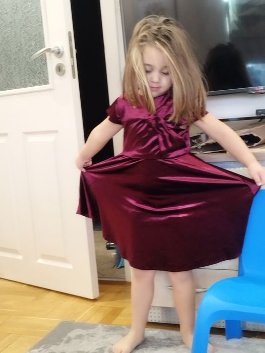 Коледна рокля за пет години