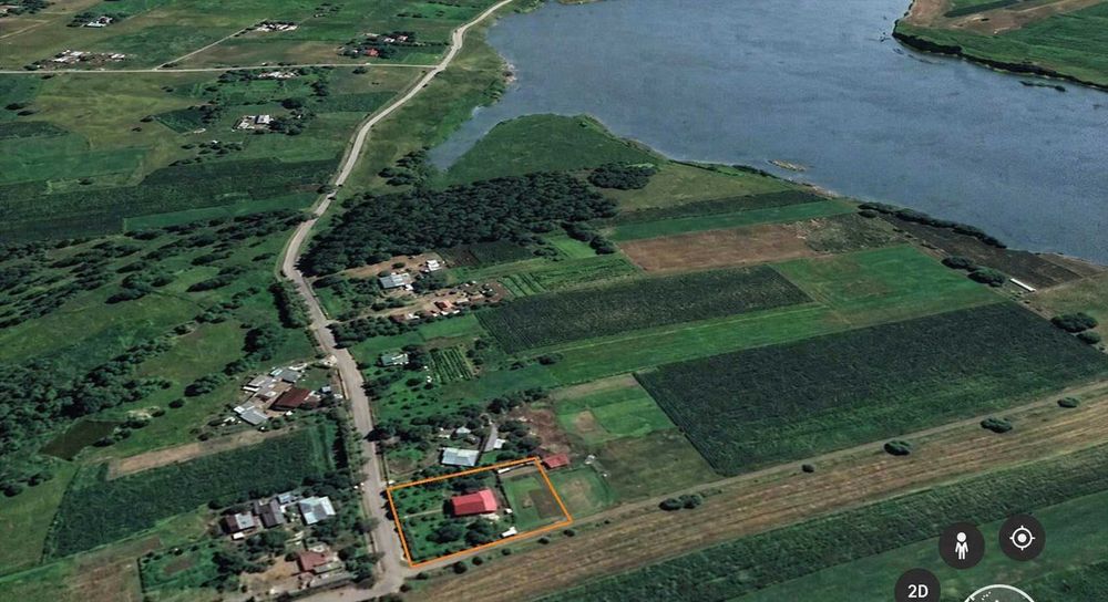 Casa langa lac + teren mare, panouri fotovoltaice.