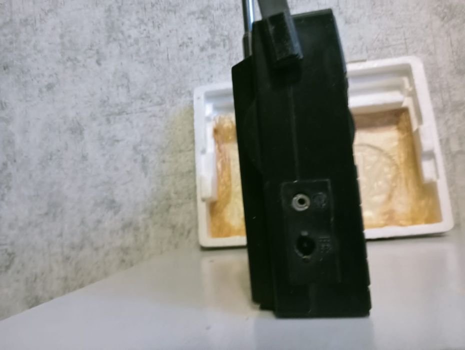 Радиоприемник новый в упаковке  продам