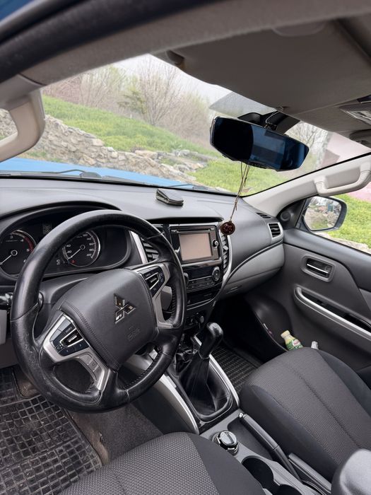 Vand sau schimb mitsubishi L200 4x4 , 2017