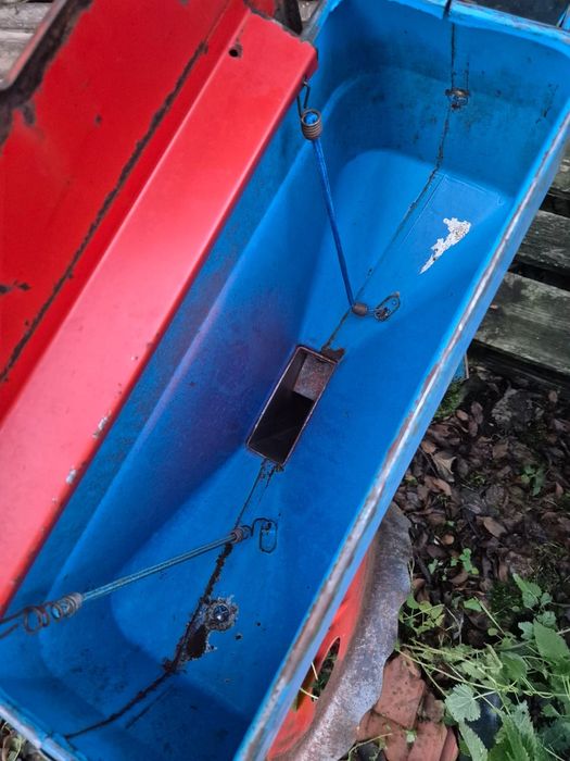 Vând semănătoare marca monosem pnu