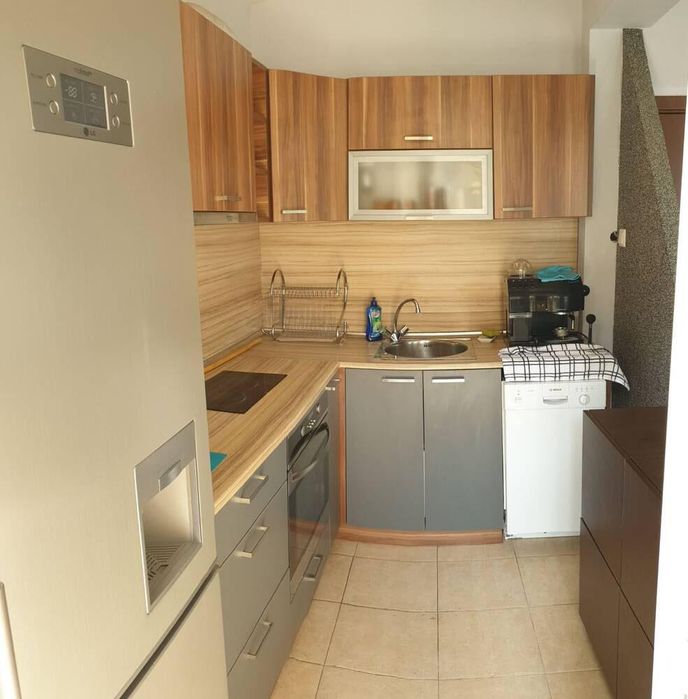 Дава се под наем Тристаен апартамент в Бургас, Сарафово - 105 кв.м за 612 € - Снимка #1