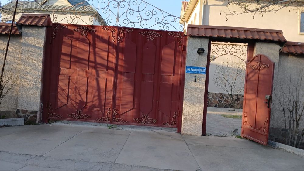 Продам ворота с коробкой автомат.