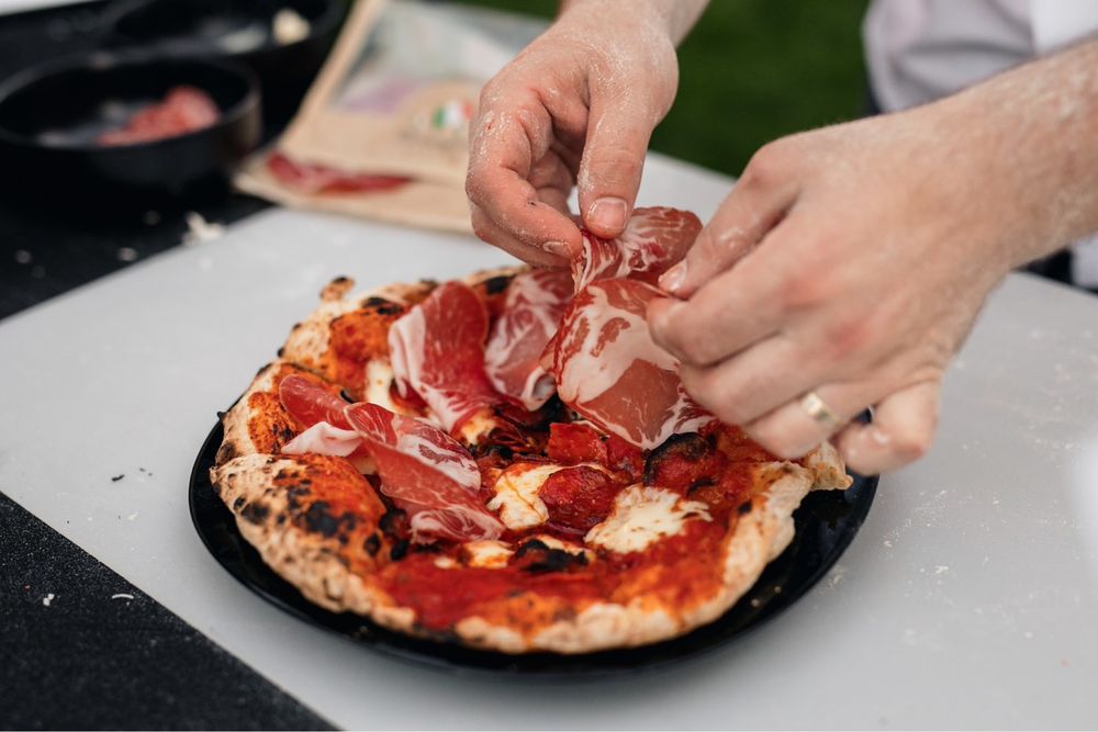 Live cooking pizza/focaccia, grill (traditional, international), frizzante bar, inghetata artizanală pentru evenimente