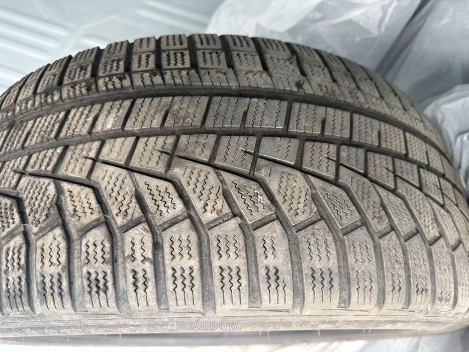 Hankook iarna 245/45/19 102V