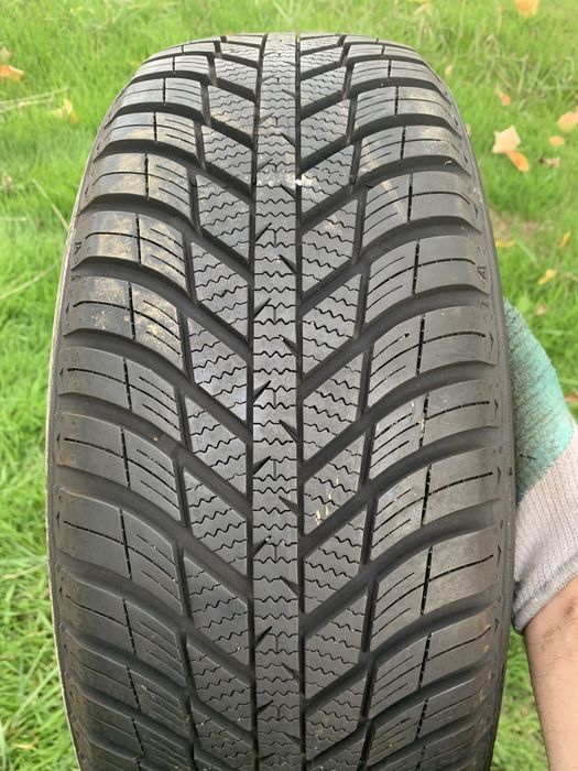 Anvelope 1 buc 235 45 17/ 215 55 16/ 195 55 16/ 195 55 20