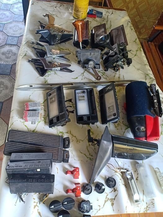 Мерс124Е.стеклопадемник консоль.