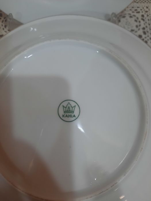 Красивые десертные тарелочки (d-19см) Кахла, ГДР. В состоянии новых.