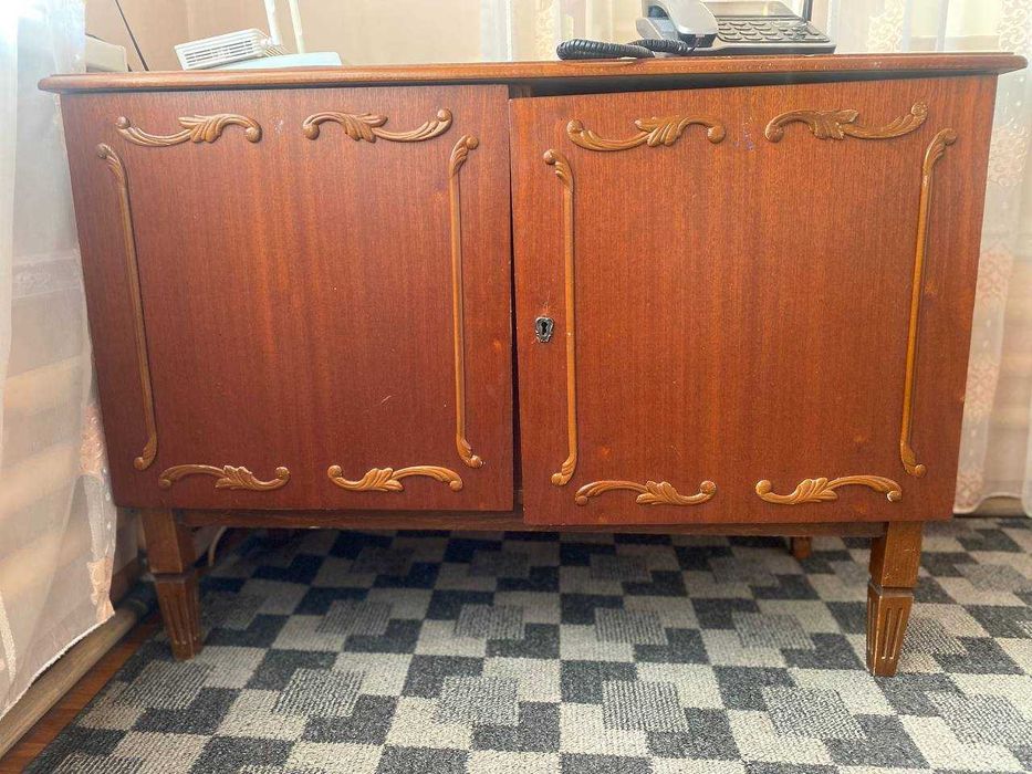 Mebel sotiladi srochna