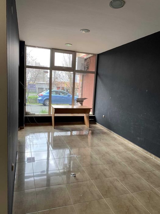 Дава се под наем Магазин в Бургас, Славейков - 80 кв.м за 224.4 € - Снимка #2