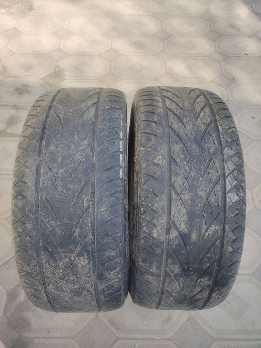 Продам пару шин 225/55 R17