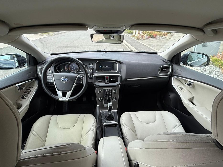 Volvo V40  2015 euro 5 interior piele 190 cp