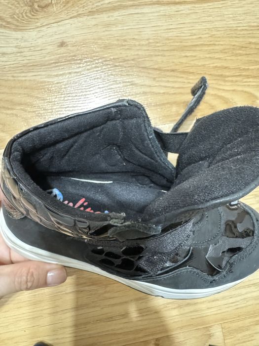 Кроссовка на девочек