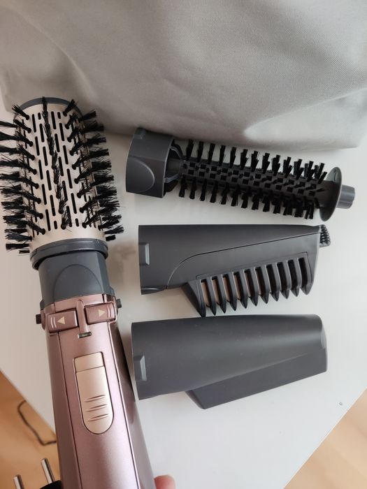 Сешоарът- четка ( машата) Bebyliss, нов уред.