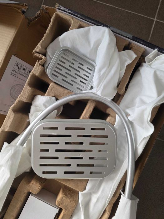 Sistem de duș Ideal Standard Ceratwist Alu+, duș cu economie de apă și jet variabil - Argintiu (338 x 501 x 1104 mm)