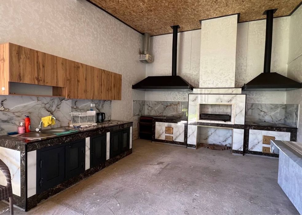 Yangi Dacha Charvoqga yetmasda 10-12 kishilik! Narx kelishiladi