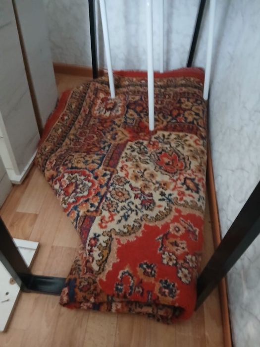 Продам ковер шерстянной 2*3