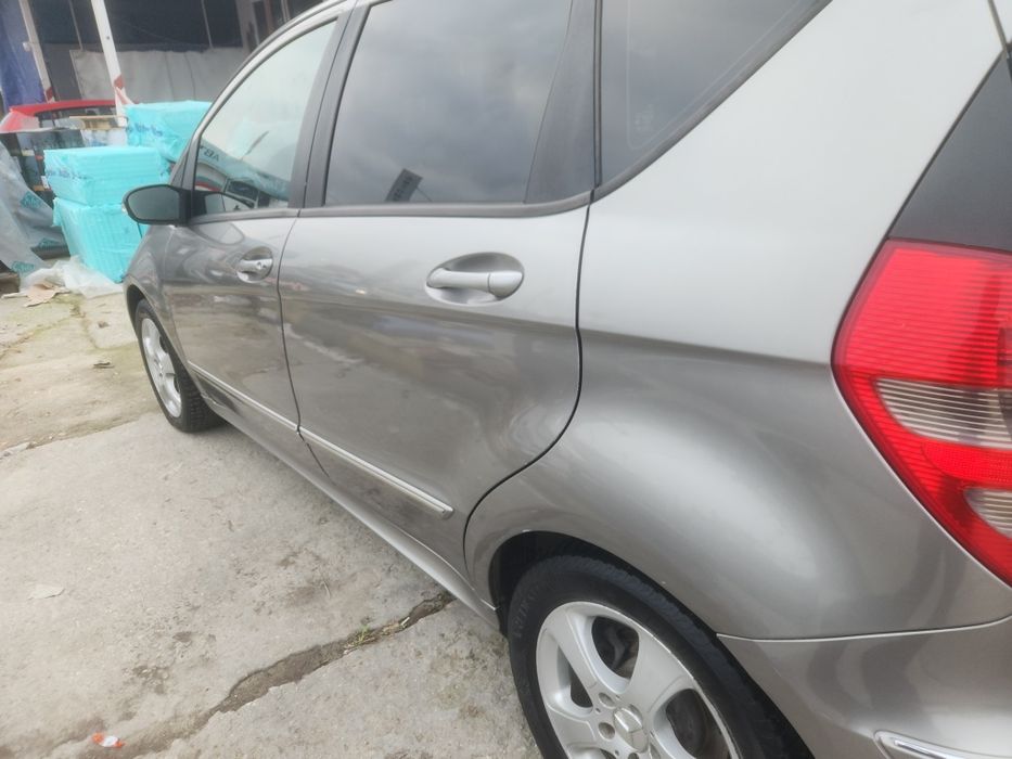 Мерцедес а180 2.0d