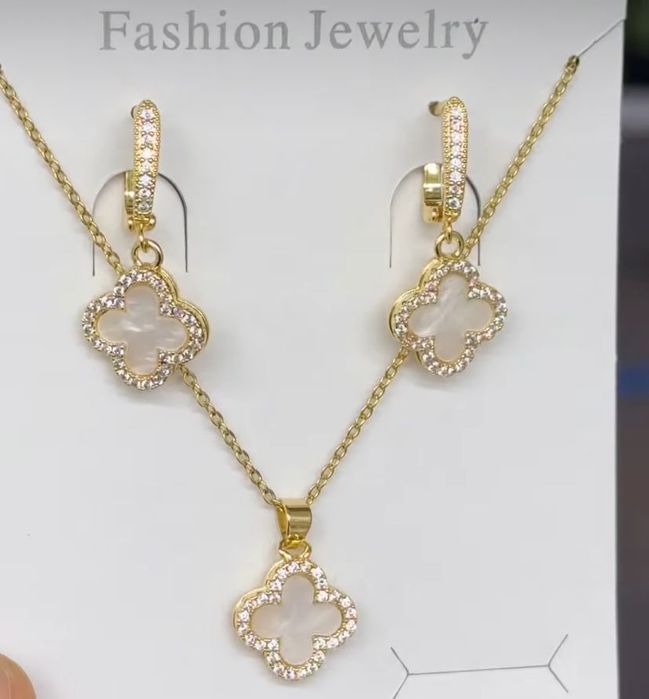 Наборы бижутерии