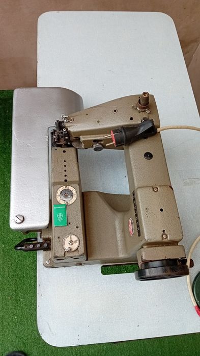 Masina de cusut tiv Brother