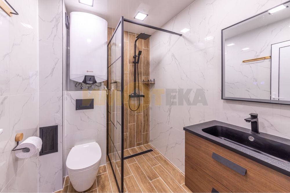 Продава се Тристаен апартамент в Варна, Възраждане 3 - 75 кв.м за 2934 €/кв.м - Снимка #2