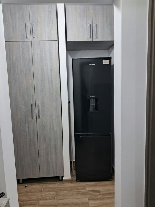 Inchiriez garsonieră recent renovat total
