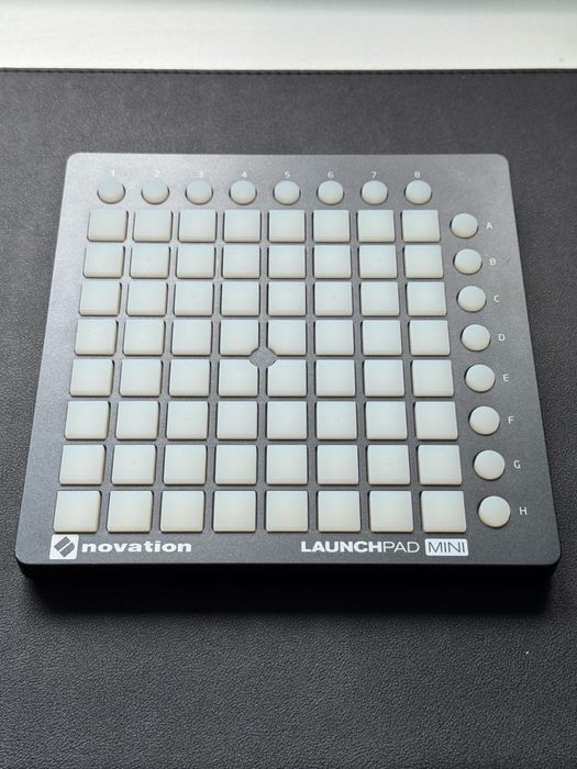 Novation Launchpad Mini MK2