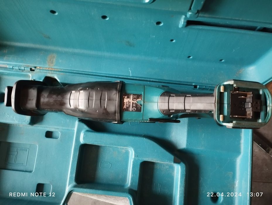 Makita DJR181 - Акумулаторен саблен трион