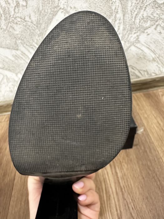 Продам женсую обувь