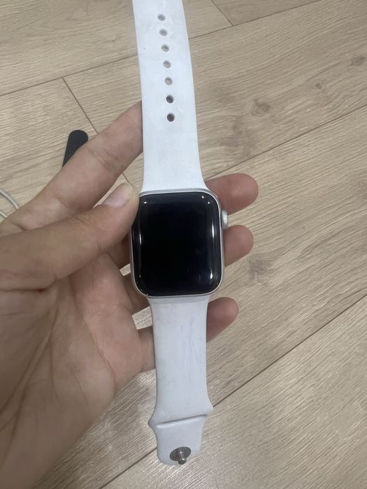 Apple Watch SE 40mm (GPS)