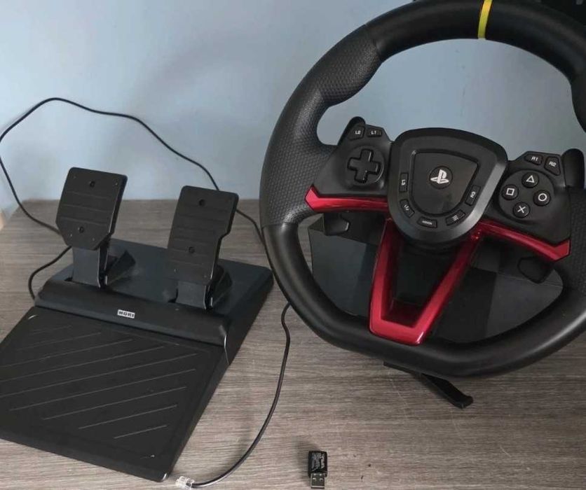 Волан с педали за PS4 и Kомпютър - Hori Racing wheel Wireless RWA – като нов!