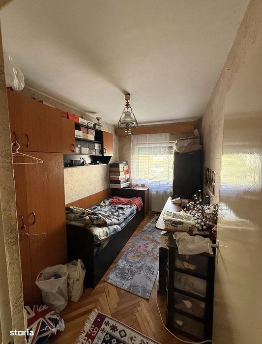 Apartament cu 3 camere, et. 2 din 4, Bul. Independentei , Micro 17