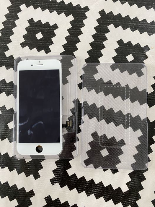 Дисплей за IPHONE SEE