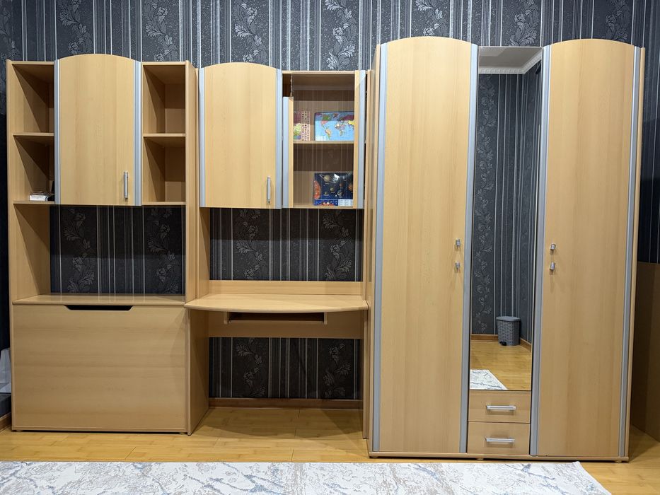 Продается Гарнитур