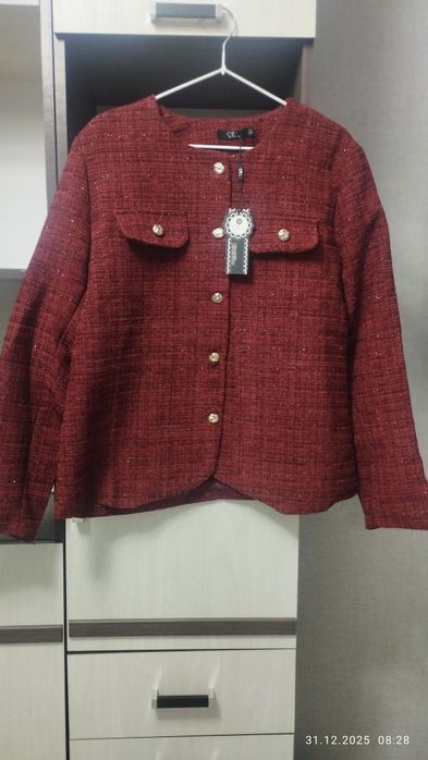 Срочно продам костюм