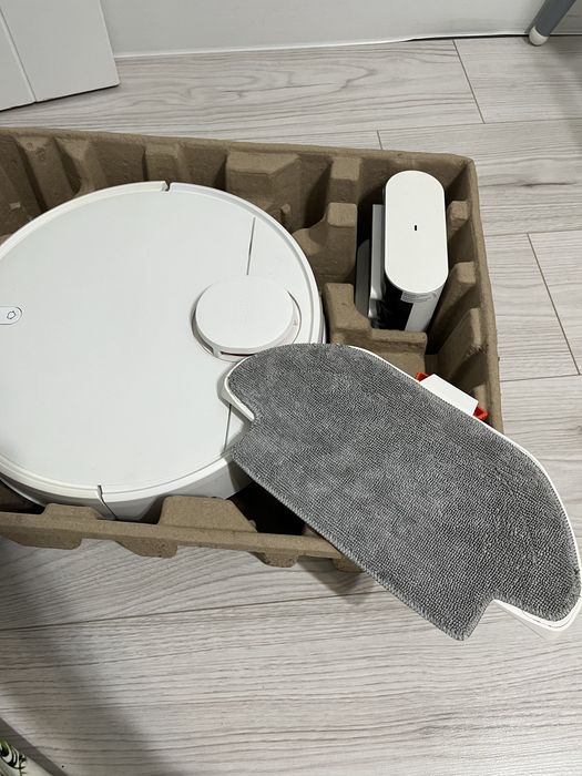 Продам робот пылесос xiaomi