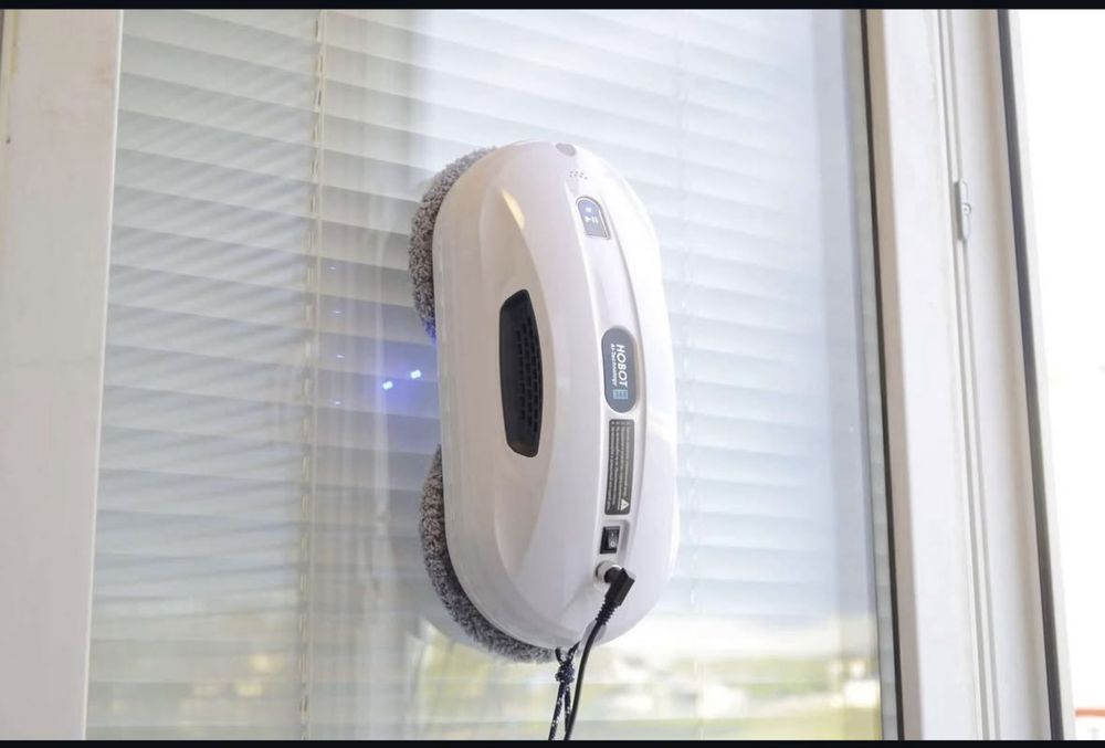 Робот-мойщик окон