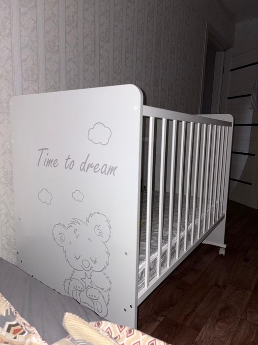 Продам детскую кроватку