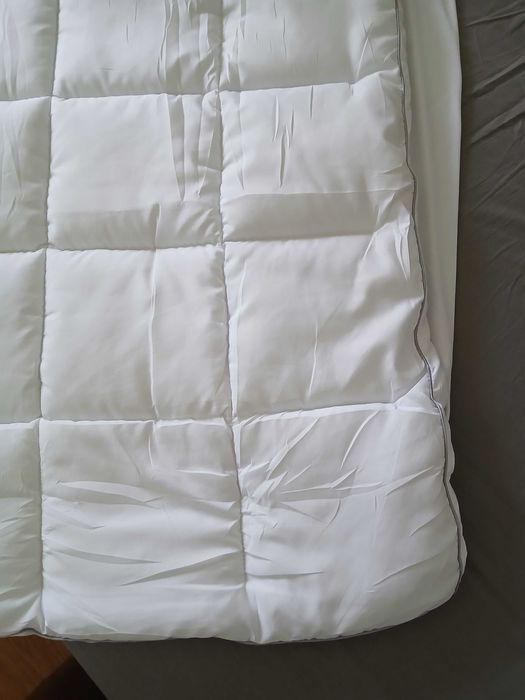 Protecție de saltea matlasată și moale. Husă de protecție. Topper pentru saltea. Cearșaf cu elastic