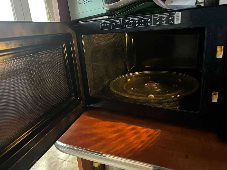 Cuptor cu Microunde Samsung, interior ceramică, stare f bună