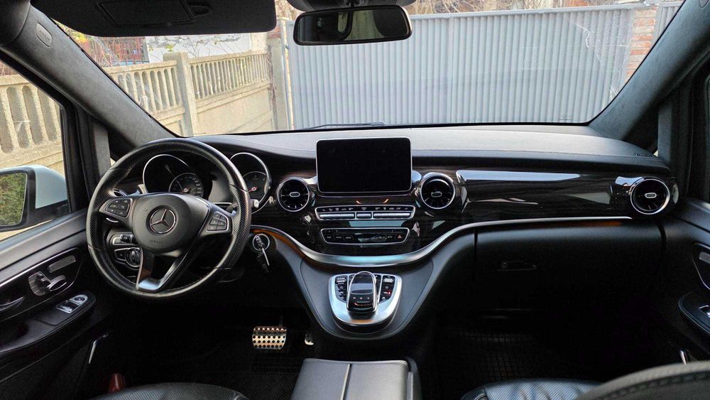 Închiriere microbuz van Mercedes V Class Exclusive 6+1 automat 4x4