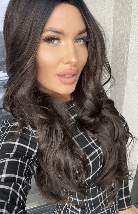 Peruca lunga ondulata bruneta