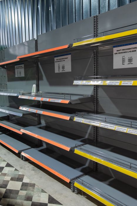 Rafturi metalice pentru magazin