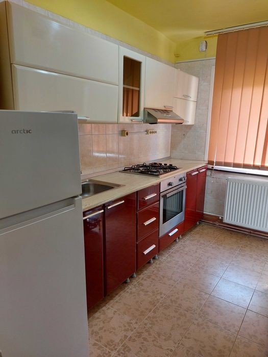 Ofer spre inchiriere apartament 3 camere Calea Aradului